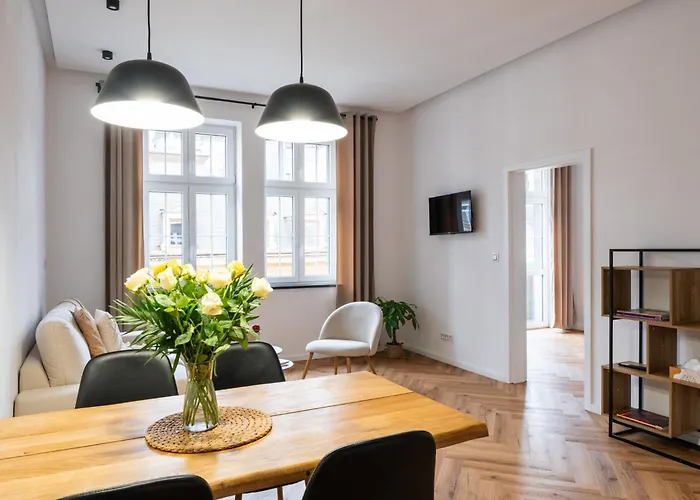 Vary Essence - Elegant With Balcony *