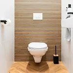 Апартаменты Vary Essence - Elegant With Balcony