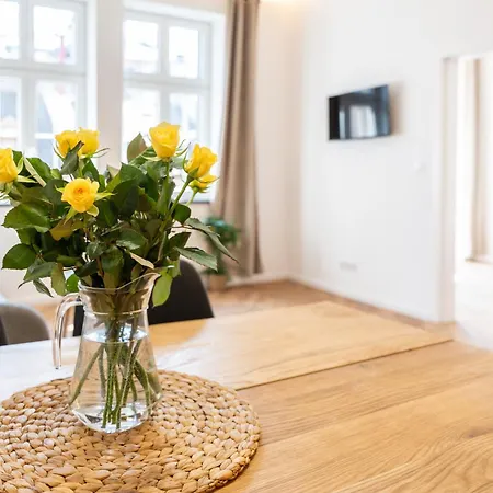 Апартаменты Vary Essence - Elegant With Balcony