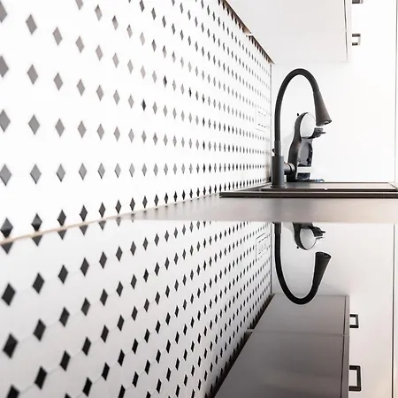 Vary Essence - Elegant With Balcony Карловы Вары