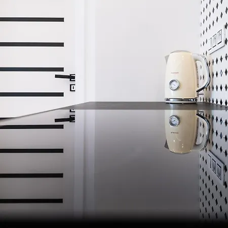 Vary Essence - Elegant With Balcony Апартаменты